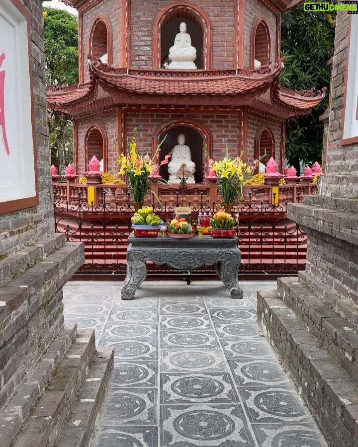 Nazanin Amiri - 3.4K Likes - Tran Quoc Pagoda (pat 1 ) is one of the most famous and oldest Buddhist temples in Vietnam, located in Hanoi, the capital of the country.
The pagoda is situated beside the West Lake (Ho Tay), which is one of the largest lakes in Hanoi. The history of its construction dates back over 1,500 years, to the 6th century, during the Ly Dynasty.
More about Pagoda:
-Architecture:Tran Quoc Pagoda is built in the traditional Vietnamese architectural style. It consists of several buildings arranged sequentially around a central courtyard. The pagoda’s central tower, designed in the shape of a stupa, is one of its most prominent features.
- Five-Story Tower:One of the most notable features of the pagoda is its five-story tower located in the center. This tower symbolizes the five main principles of Buddhism and is an important religious and cultural symbol in Vietnam.
- Statues of Buddha:Inside the pagoda, there are large statues of Buddha and other religious figures, helping visitors in their prayers and worship. The pagoda remains an active religious site, with many locals coming to worship there.
History:
Tran Quoc Pagoda was originally built in the 6th century by King Ly Nam De. The name (Tran Quoc)translates to (Country of Peace,)and the pagoda was initially created as a sacred place for worship and the teaching of Buddhist principles. Over the years, the pagoda has been renovated multiple times, but it remains one of Vietnam’s cultural and religious landmarks.
Cultural Significance:
Tran Quoc Pagoda is recognized as one of the most important historical and cultural sites in Vietnam and is a major tourist destination in Hanoi. It symbolizes Vietnam’s religious and cultural traditions and continues to function as an educational center for Buddhist teachings.
(This article is written by Nazanin Amiri)✍️
@nazaninamiri_official @nazaninamiri_books صفحه فارسيم
#vietnam #temple #traveler