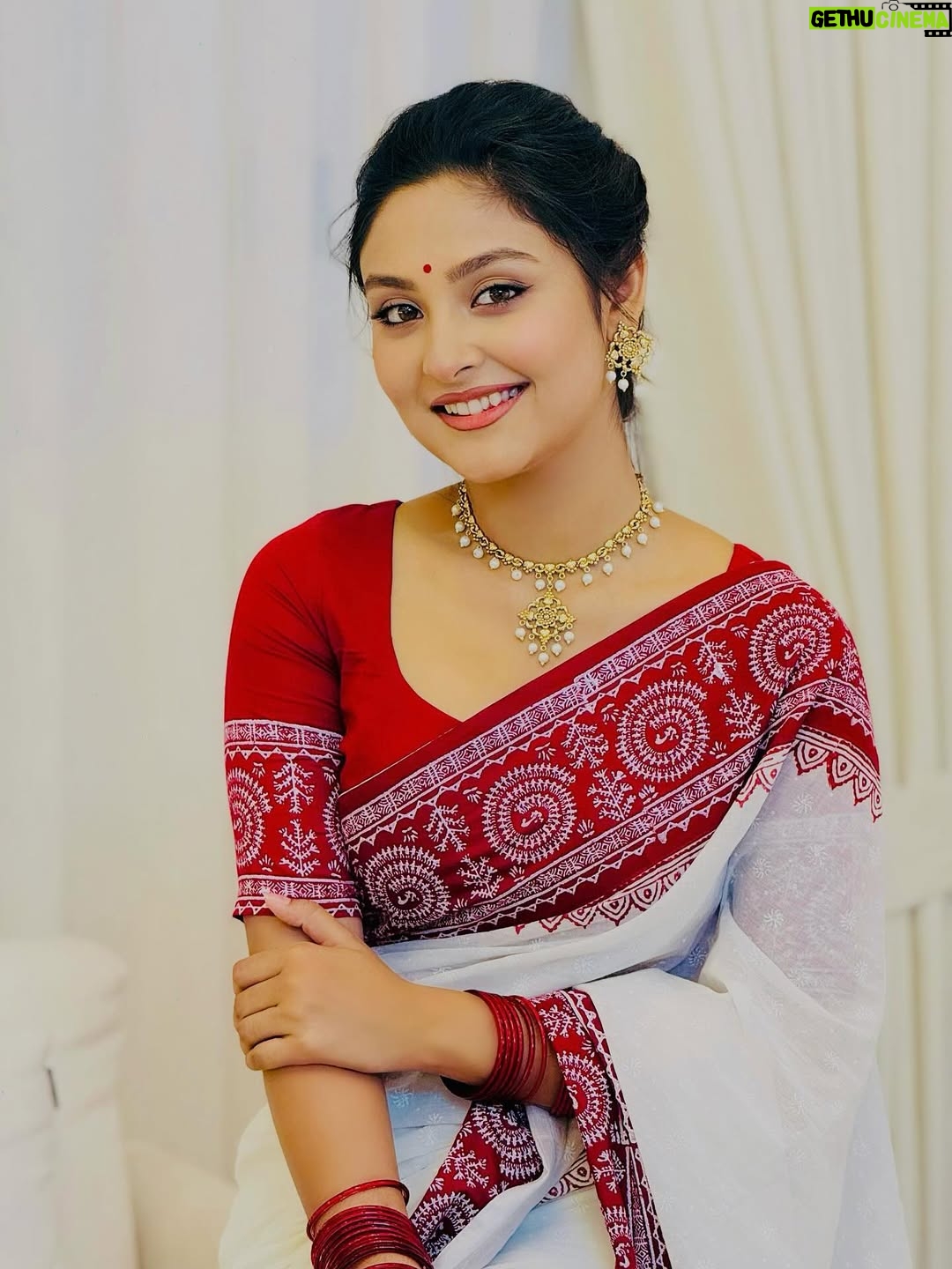 Naznin Nahar Niha - 41.2K Likes - শুভ নববর্ষ ❤️
📸 - @floowrryyyyy
Jewellery from - @6yardsstory