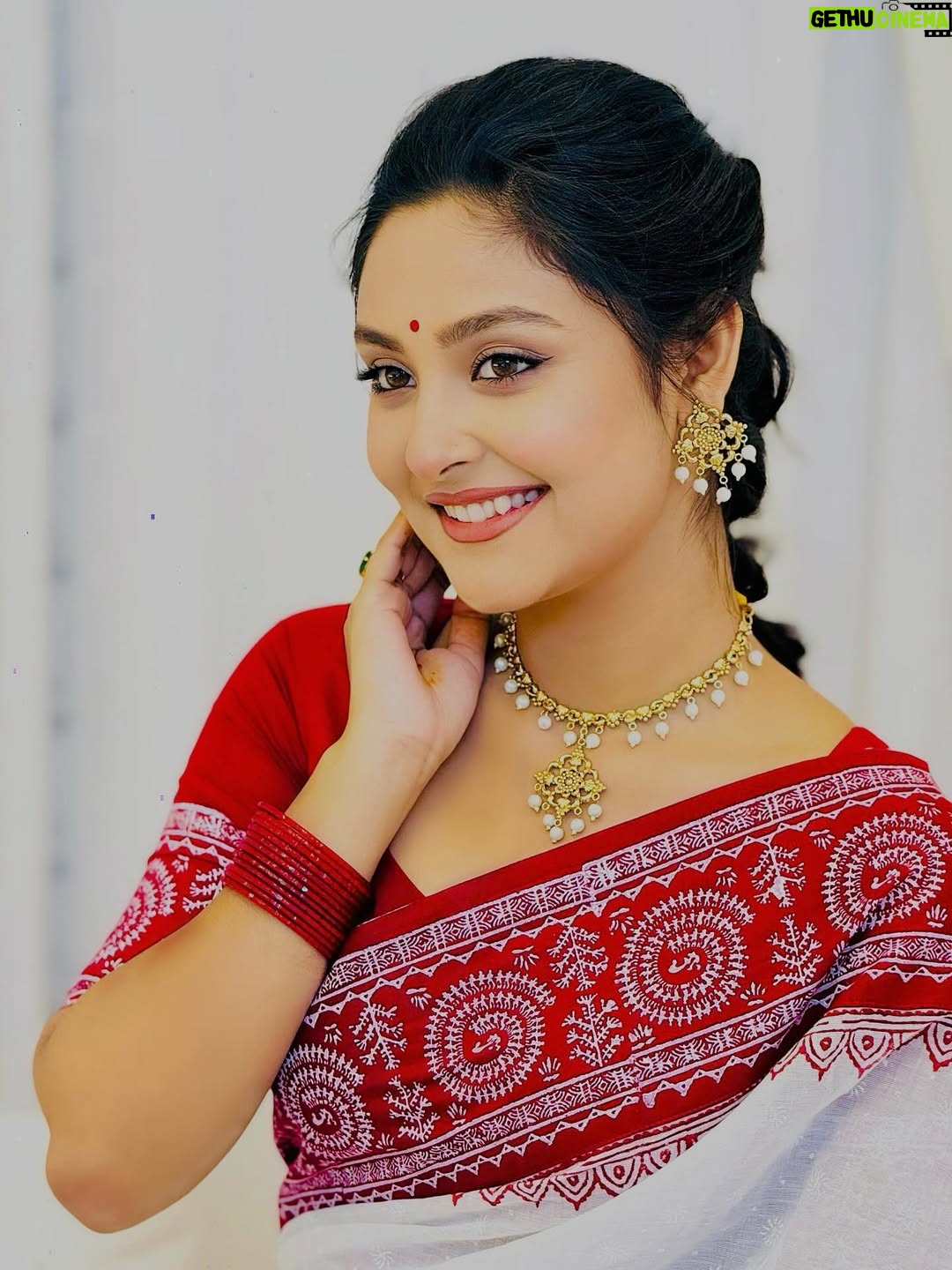 Naznin Nahar Niha - 41.2K Likes - শুভ নববর্ষ ❤️
📸 - @floowrryyyyy
Jewellery from - @6yardsstory