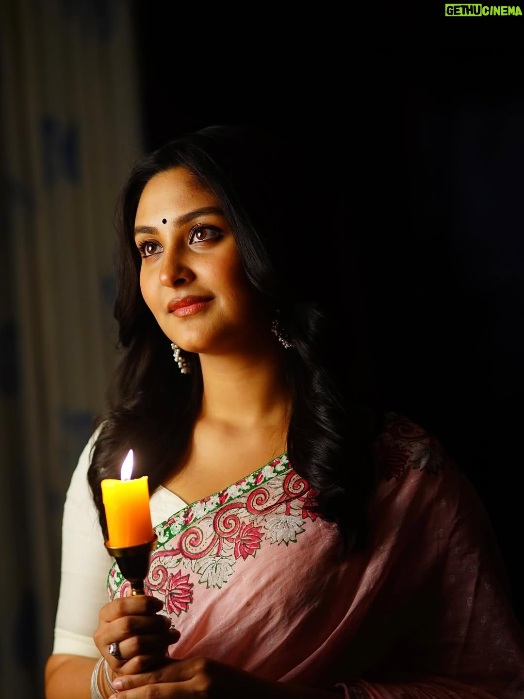Naznin Nahar Niha - 51.2K Likes - "মেঘবালিকা"
Same look but different angle pictures😉