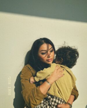 Neama Riadh Instagram - أبني وعزيز روحي مثل هالتاريخ قبل عامين أجيت ونورت حياتي وتربعت بقلبي يارب يحفظك ويحميك ويارب اشوفك أحسن وأسعد الناس وتكون بار بيه وبأبوك . 

يارب هو قطعة من قلبي وقرة عيني فاحفظه لي وبارك لي في عمره 

اتمنالك سنين طويلة وكلها سعادة ونجاحات ❤️