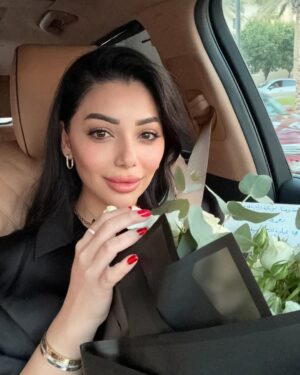 Neama Riadh Instagram - @lasvegasaesthetic @dr.dina_elyamany أجمل ناس