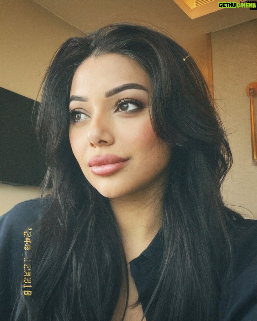 Neama Riadh - 8.7K Likes - رغم صعوبة ٢٤ ورحيل اختي رحمها الله لكن نسأل الله العوض في ٢٠٢٥ / دمتم بخير