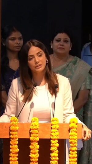 Neetu Chandra Instagram - बचपन की गलियों से लेकर आज तक, बिहार ने मुझे हर कदम पर सिखाया है – हौसला, मेहनत और संस्कार। 

यहां की सड़कों से निकलकर दुनिया के मंच तक, जो भी हूँ, अपनी मिट्टी की बदौलत हूँ।
बिहार सिर्फ एक जगह नहीं, यह एक भावना है, एक पहचान है, जो मुझमें हर पल बसती है।

आज #बिहार_दिवस पर, गर्व से कहती हूँ – मैं बिहारी हूँ! 

#BiharDiwas  #MeriPehchaanBihar
#bihar 
#patna 
#jaibihar 
#jaihind