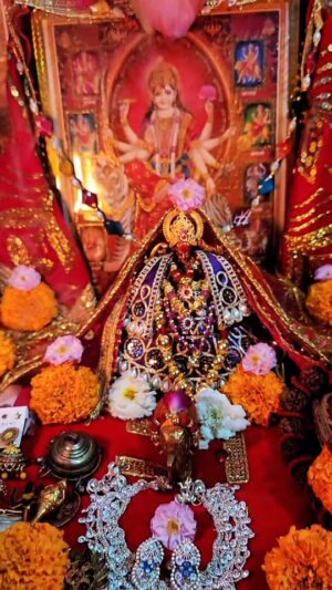 Neha Saxena Instagram - या देवी सर्वभूतेषु माँ महागौरी रूपेण संस्थिता, नमस्तस्यै नमस्तस्यै नमस्तस्यै नमो नमः, श्वेते वृषे समारूढा श्वेताम्बराधरा शुचिः, महागौरी शुभं दद्यान्महादेवप्रमोददा. 

ॐ देवी महागौर्यै नमः॥

श्री क्लीं ह्रीं वरदायै नम:

Chaitra Navaratri Fasting - Durga Ashtami 🙏🕉
Mahagauri Maa 🙏🕉🔱🚩♾️🧿💐
8th Form of Goddess Durga
Color of the day - Purple 💜

@nehasaxenaofficial #NehaSaxena #GodsBlessedChild #gratitude #forever #GodsGrace #Chaitra #navaratri #fasting #durga #Mahagauri #jaimaajagdmba #jaimatadi #Omnamahshivaye #omsairam 🙏🕉🔱🚩♾️🧿💐🕉🕉🕉🕉🕉🕉🧿