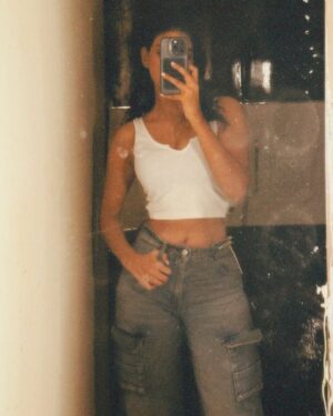 Neha Solanki Instagram - 🪽