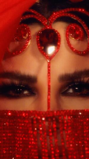 Nelly Makdessy Instagram - Are you a music lover ? 🎶 stay tuned 🔥 #الحلو_طل #nellymakdessy #musica #singer #celebrity