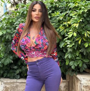 Nelly Makdessy Most Liked Photos and Posts