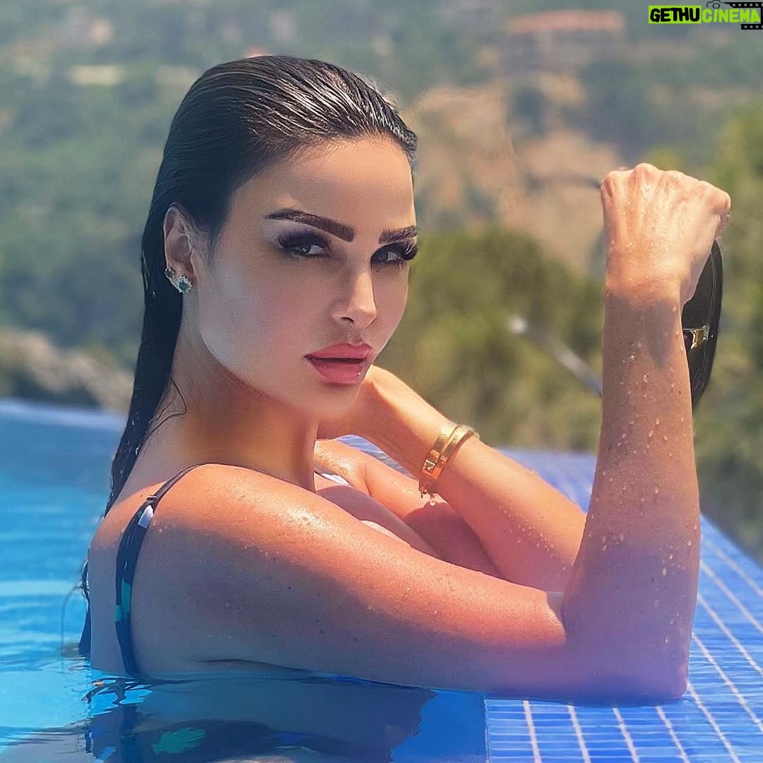 Nelly Makdessy - 13.7K Likes - 👀🌊
#nellymakdessy