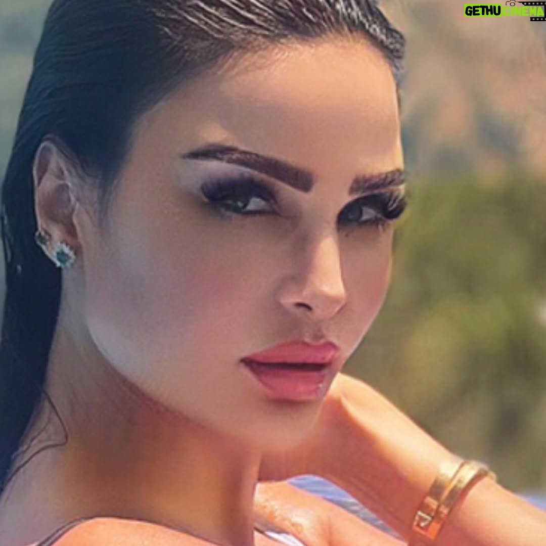 Nelly Makdessy - 13.7K Likes - 👀🌊
#nellymakdessy
