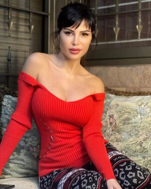 Nelly Makdessy Instagram - Love yourself for a better life❤️
#nellymakdessy