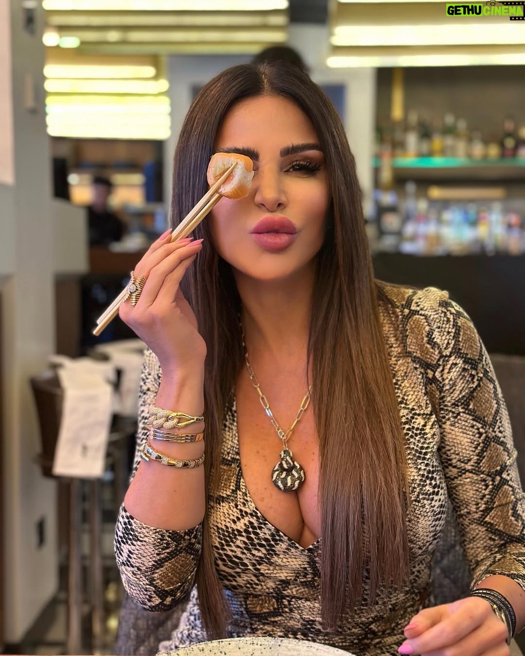 Nelly Makdessy - 15.3K Likes - Whatever is good for your soul do that ✌️#نيللي_مقدسي #nellymakdessy #sushi #sushilovers