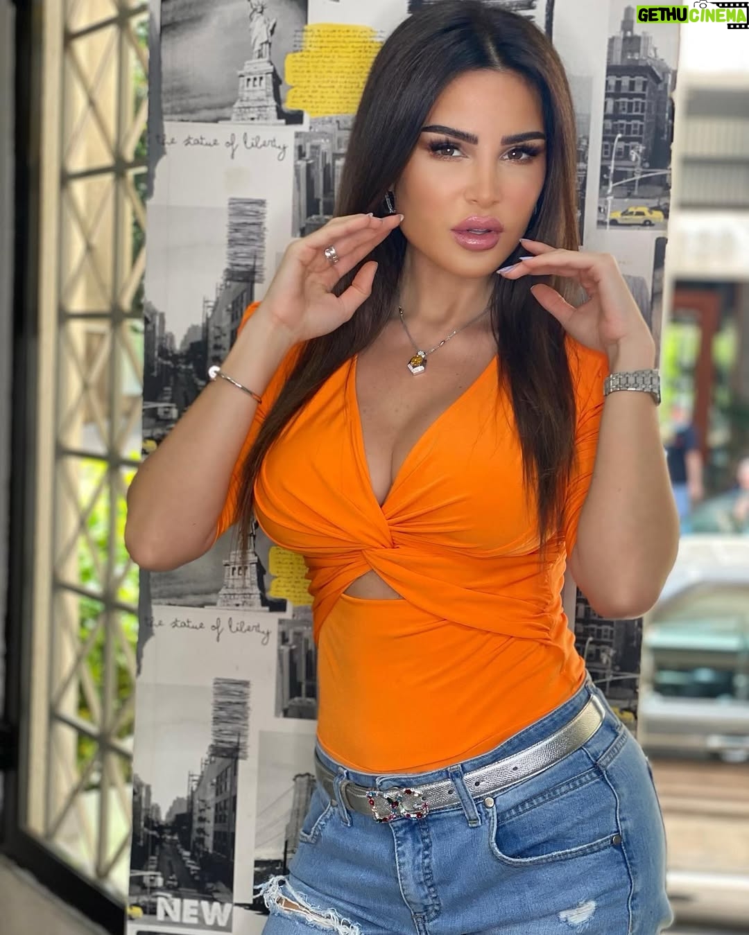 Nelly Makdessy - 14.6K Likes - Hello good lookin’
#nellymakdessy