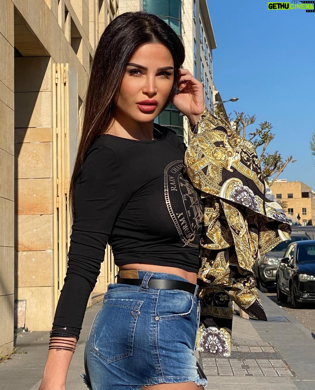 Nelly Makdessy - 16.1K Likes - أيامك لن تعود، إفعل ما يسعدك.
#نيللي_مقدسي