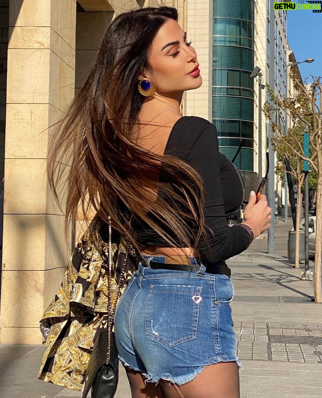 Nelly Makdessy - 16.1K Likes - أيامك لن تعود، إفعل ما يسعدك.
#نيللي_مقدسي