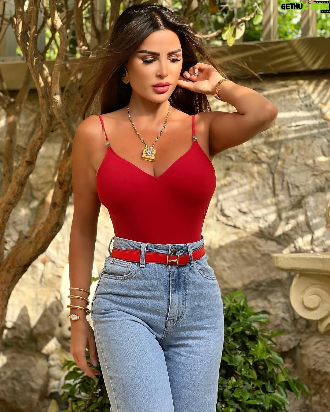 Nelly Makdessy - 13.6K Likes - Feeling red ❤️🔥
#nellymakdessy