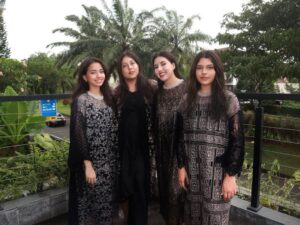 Nessie Judge Instagram - 2025 Eid at the Judges. 🤍
Mohon maaf lahir dan batin, semuanya! (Kecuali Adi 🫵🏼😒)