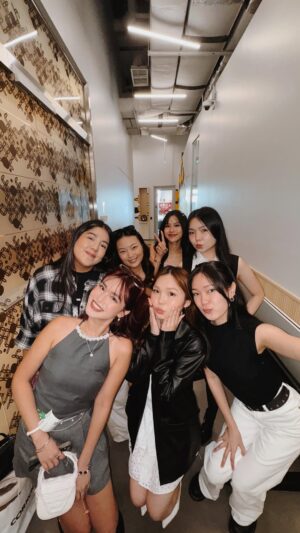 Nessie Judge Instagram - Ga kebayang Jackson Wang belajar pargoy sebelum aku 😂
But @jessicajane99 is such a good teacher, kayanya sekarang aku juga bisa pargoy. 💀🤣🎀💫
