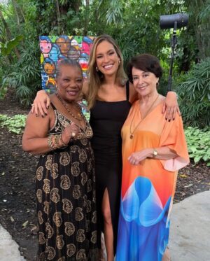 Neusa Borges Instagram - Nada como comemorar os 60 anos da @tvglobo no @edecasanasredes. E eu que tenho 68 anos de carreira fico muito feliz em fazer parte da história de uma emissora que está na casa dos brasileiros a tantos anos.

#tvglobo60anos 
#neusaborges