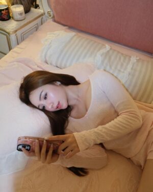 Nguyễn Quỳnh Instagram - Mnvarenatteskcn🦋