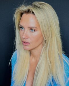 Actress Nicky Whelan HD Photos and Wallpapers November 2025