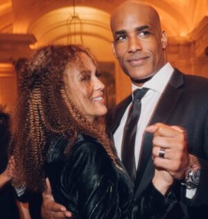 Nicole Ari Parker Instagram - The Sun ☀️ wasn’t ready for this ray of light on the day you were born✨✨✨✨✨✨✨✨✨✨✨✨✨✨
Happy Birthday My ❤️!!!!
Let’s celebrate all year long……. 💃🏾 🕺🏽 
@boriskodjoe 

(I’m dancing a little bit more today… bc you’re only 2 yrs younger than me every February 🤩)