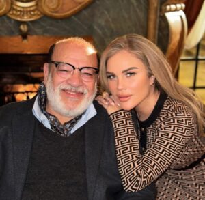 Nicole Saba Instagram - الناس الحلوة دي وراها بلاوي😉ربنا يسترررر🤦‍♀️ 

@khaledselimofficial @anoushkaegypt @salahabdallah 
#nicolesaba #نيكول_سابا #وتقابل_حبيب #رقية_العسكري🔥🔥