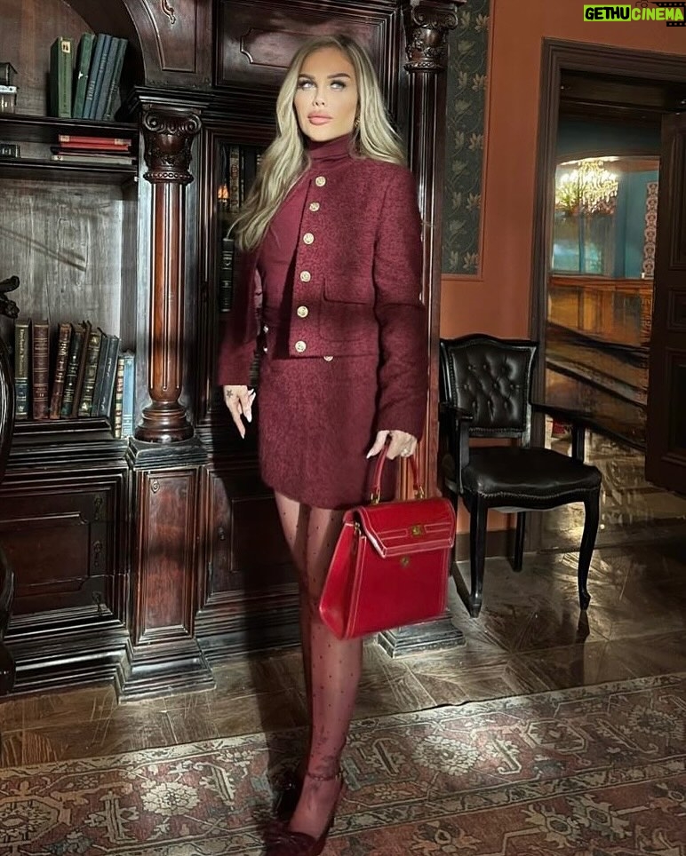 Nicole Saba - 124.5K Likes - فاضل ٣ حلقات ونعرف مصير #رقية_العسكري حيكون ايه!!!😤
انتو ايه توقعاتكم لنهايتها؟؟ 🤔😳
#وتقابل_حبيب #روكا #نيكول_سابا #nicolesaba #رمضان_كريم