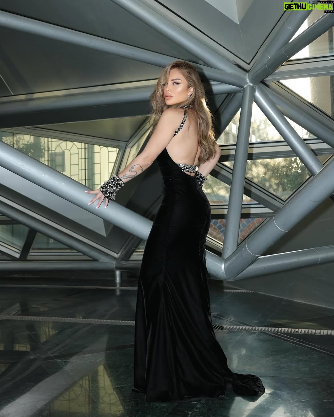 Nicole Saba - 131.8K Likes - Ready for the big night??!! @joyawards 🏆
Styling @jonymatta
Dress @adenfashion
Jewelry @mouawad
Shoes @Zeina.wazen
Clutch @okhtein
Makeup @cynthianahas
Hairdresser: @adham_sabri
Photography @ranifawazofficial
PR: @fatmaessayed
#nicolesaba #Riyadhseaaon #bigtime #joyawrads #Riyadh #جوي_اورد #نيكول_سابا