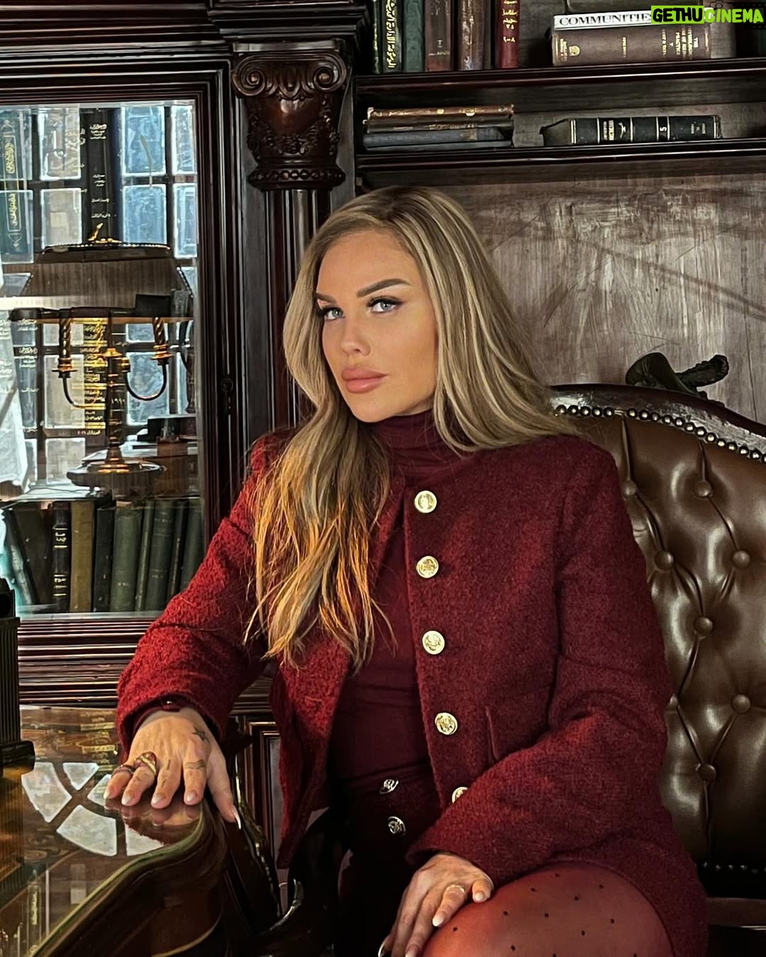 Nicole Saba - 124.5K Likes - فاضل ٣ حلقات ونعرف مصير #رقية_العسكري حيكون ايه!!!😤
انتو ايه توقعاتكم لنهايتها؟؟ 🤔😳
#وتقابل_حبيب #روكا #نيكول_سابا #nicolesaba #رمضان_كريم