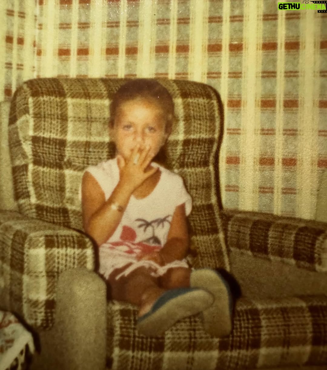 Nicole Saba - 48.9K Likes - Happiness is laughing at old childhood photos🥰🙏🏻
مساء الجمال والشقاوة😍♥️#نيكول_سابا #nicolesaba
#childhood #memories