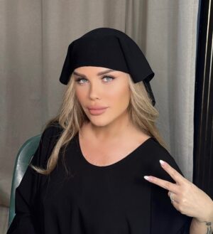 Nicole Saba Instagram - رمضان كريم على الجميع وكل سنة وانتم طيبين 🌙✨

#رقية_العسكري بتتمنالكم مشاهدة ممتعة ومستنية رأيكم لما تتفرجوا😊خلّيكوا حنيّنين🤣👍🏻 

#وتقابل_حبيب #رمضان2025
#نيكول_سابا #nicolesaba