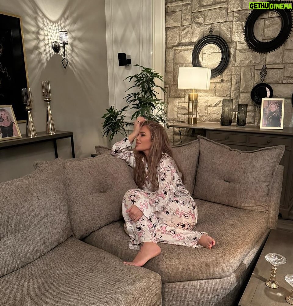 Nicole Saba - 182.5K Likes - "المرأة القوية تحب بكل قلبها، لكنها لا تسمح لأحد بأن يكسرها..
#رقية_العسكري #روكا 🔥
#وتقابل_حبيب #رمضان_كريم 🌙
#نيكول_سابا #nicolesaba
#يوم_المرأة_العالمي