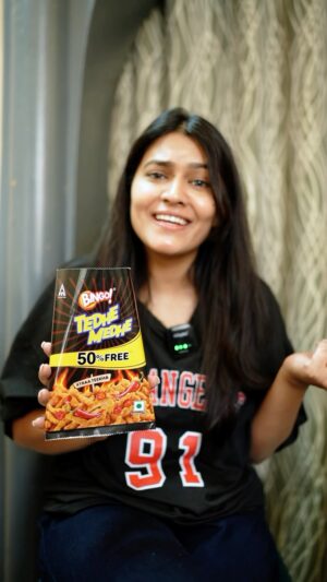 Nidhi Agarwal Instagram - @bingo_tedhemedhe Xtraa Teekha 🔥 Have you tried this spicy duo of flavour and fun?

#BingoTedheMedhe