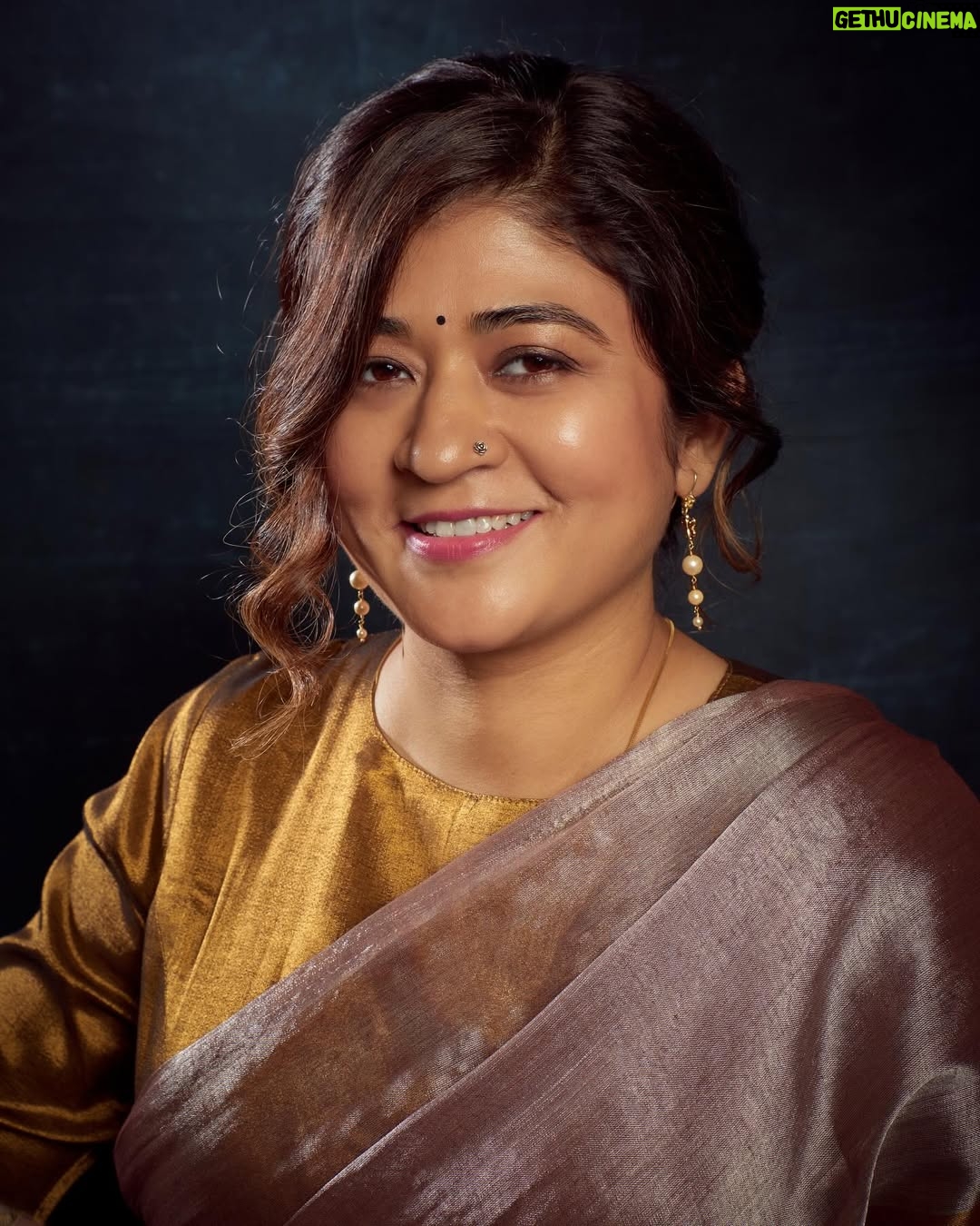 Nidhi Bisht - 4.8K Likes - For the Critics choice awards!!
Styled by @smitikaur ❤️
Sareee @houseofurrmi
Blouse @hutsandlooms
Jewellery @heerhouseofjewellery
Assisted by @shreeya.ligade
Hair by @hairartbyganesh
📸 by @prashandtap
BIG hugs to @filmcriticsguild from Maamla Legal Hai team !