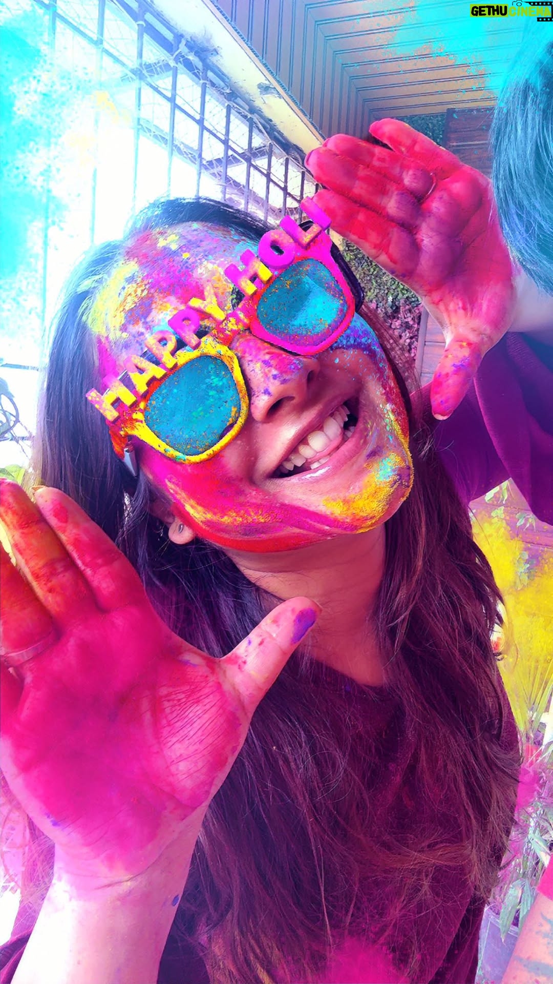 Nidhi Uttam - 1.7K Likes - 🧿🌈Warning: Playing Holi with me may cause excessive laughter, random dance moves, and color explosions! 🎨😂🥰🎉
#rangonwalimasti #happyholi2025 #holiwithbae❤️ #coupleholi