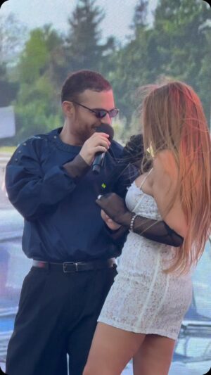 Nigar Jamal Instagram - Quisas, quisas, quisas @elnurhuseynov_official 🌟😘 

Sizce hansi mugenniynen düet maragli alina biler? 🎙️🤓