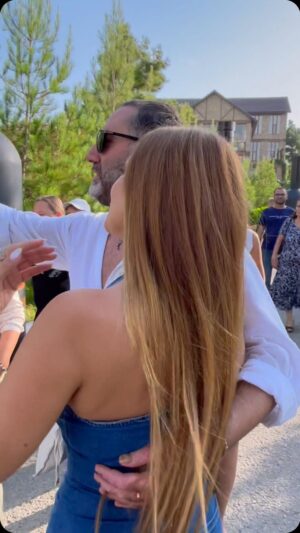 Nigar Jamal Instagram - Unforgettable day 🥰🙏🏻😘 @winefestofficial @meysariwine @abqorarestaurant #Birthday