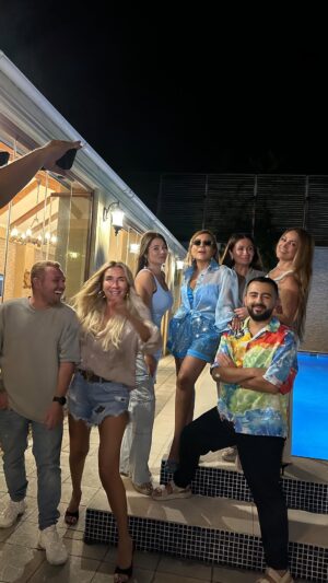 Nigar Jamal Instagram - F R I E N D S 💥

@nigarjamal.official 
@elnarar_ 
@dr.adilya_lbc 
@pagvis
@iskenderibraqim
@zarnishan_by_zaratahmazova