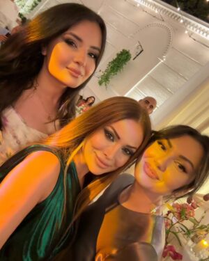 Nigar Jamal Instagram - Çox xoş oldu @ayseladi @safura sizi görmeye ♥️ 
@zahrabadalbayli Wishing you a long and happy marriage.🥰♥️ 

Makeup by @ayshenagakishiyeva 
@kamila.beauty.center