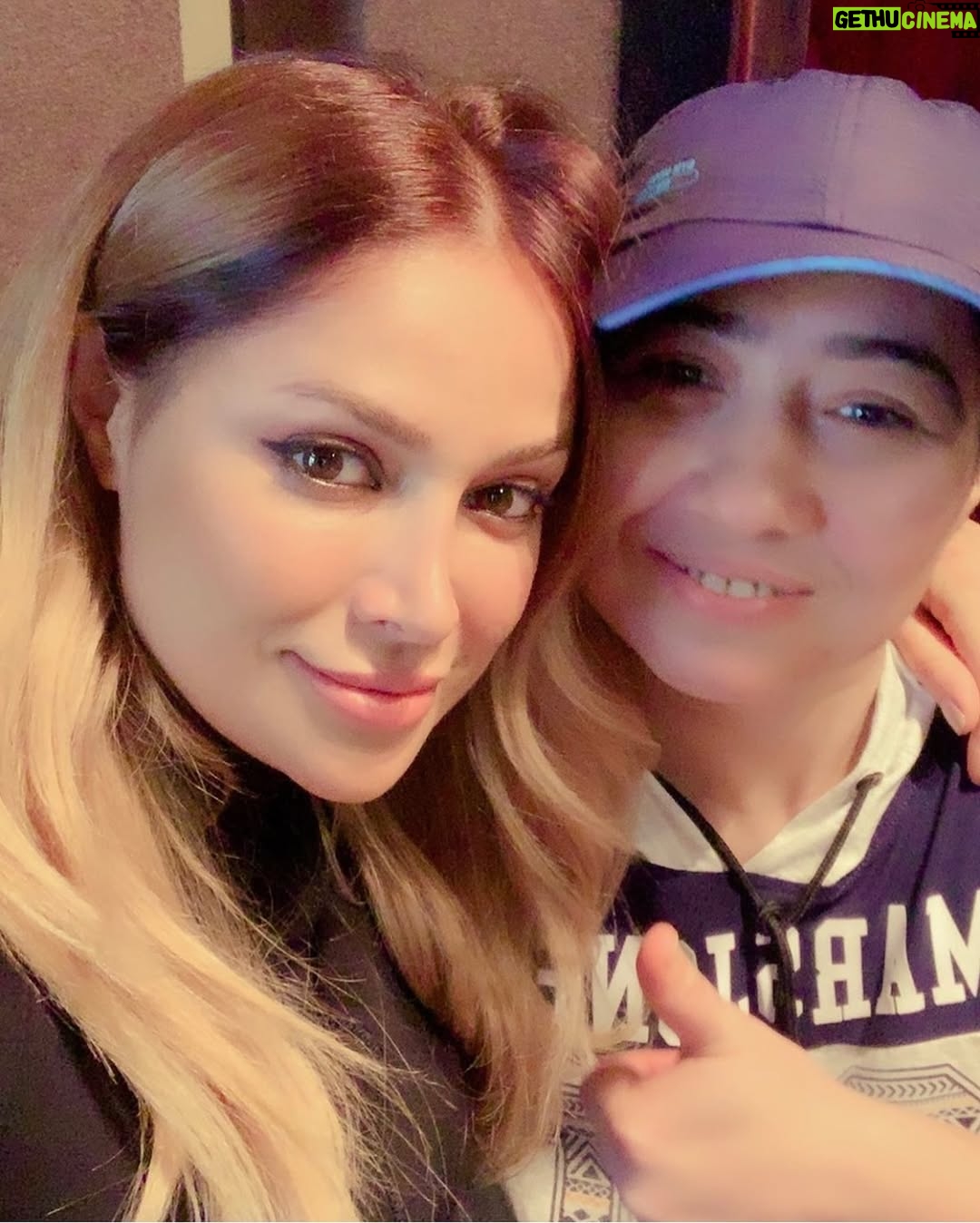Nigar Jamal - 7.3K Likes - Bu gün Aygünümün doğum günüdür! @aygunbeyler.official 🎂 Yaşasaydı, 49 yaşı olacaqdı. 🙏🙏((Onun üçün çox darıxıram. 😔🙏 Öncə ona sənətkar kimi sevmişdim, sonra insan kimi ona heyran oldum. ♥️
Çəkdiyi əzablı həyat yolu onun gözlərinə yansısa da, qəlbinin işığı görmək mümkün idi. Yerin cənnət olsun, əvəzsiz sənətkar, Aygünüm!🙏🙏🙏