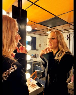 Nikki Glaser Instagram - ✨ First Tonight Show Jan 2009 ———-> Latest Tonight Show Mar 2025 ✨

Hair: @iamterynhair 
Makeup: @haleyjoypage 
Styling: @daniandemmastyle