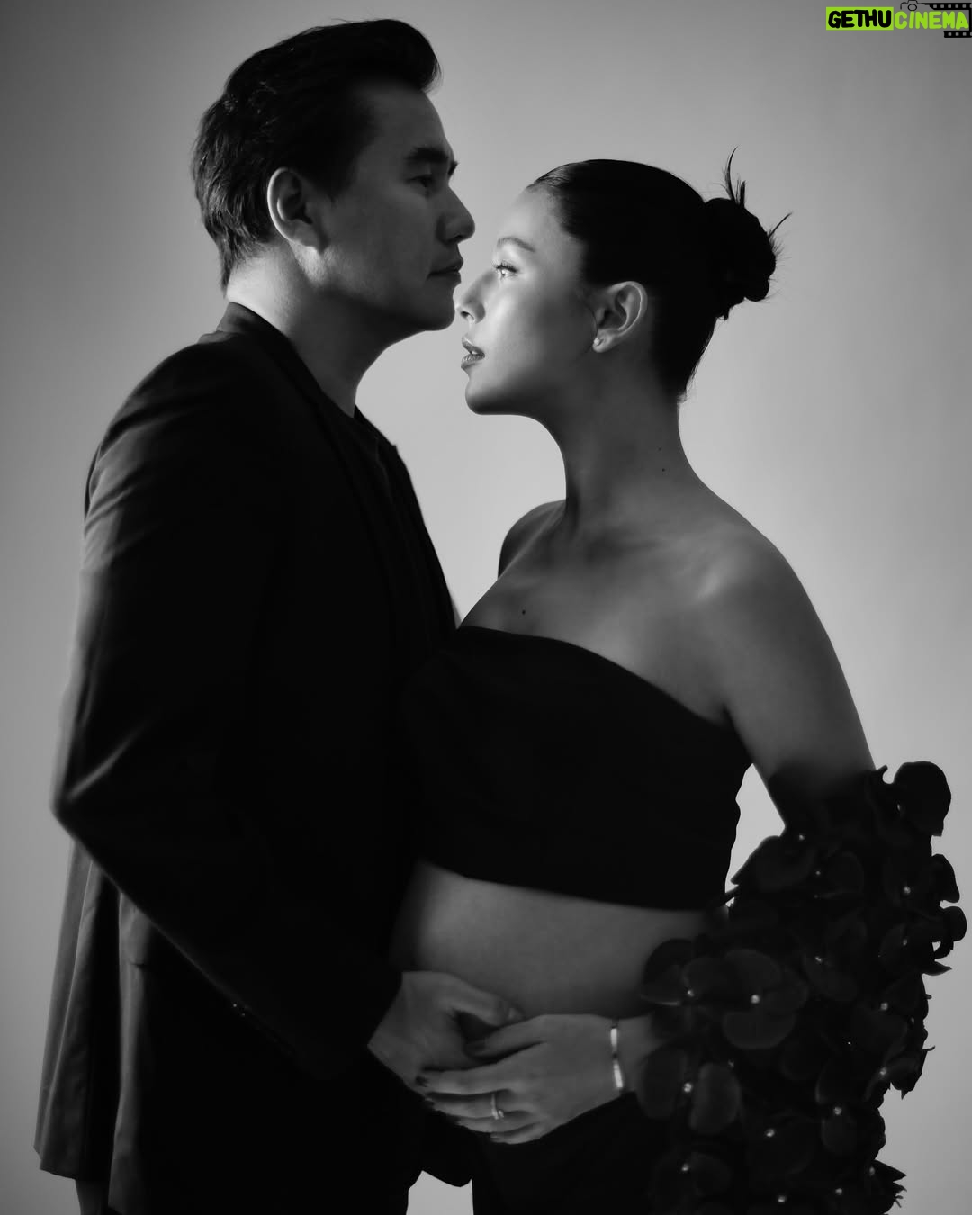 Nina Kozok - 1.4K Likes - Carrying love in its purest form. Grateful for this body, this season, and the love that built this life.
