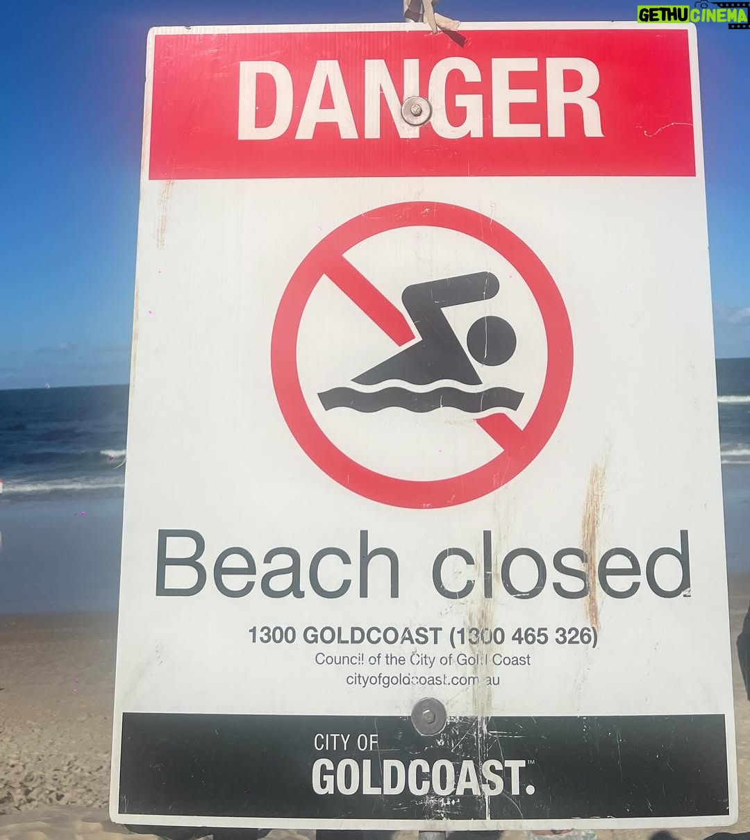Nirisha Basnett - 5.7K Likes - 🇦🇺Gold Coast Magic ✨golden shores, blue waves, & sunny sunshine bliss 💛🤍💙
🏖️