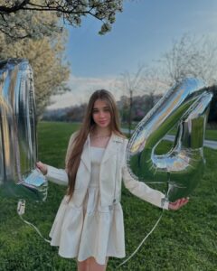 Actress Nisa Sofiya Aksongur HD Photos and Wallpapers July 2025