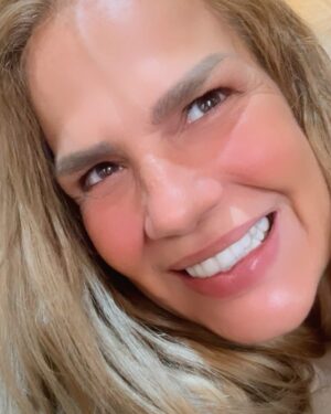 Niurka Marcos Instagram - 🌹🌹🌹 feliz inicio de semana a toda mi gente linda🌹🌹🌹