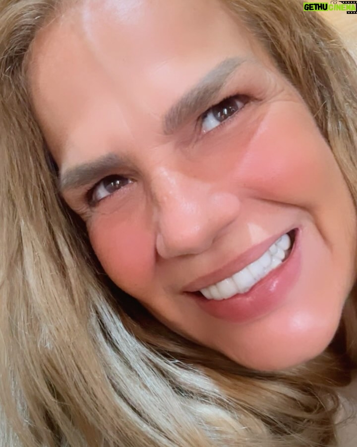 Niurka Marcos - 27.2K Likes - 🌹🌹🌹 feliz inicio de semana a toda mi gente linda🌹🌹🌹