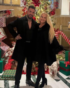 Niurka Marcos Instagram - ✨Feliz Navidad 🎄 ⭐️ Amor, Paz, Prosperidad y mucha mucha Salud 🫶🏻 y Gracias a Todos por sus Buenos deseos y mensajes de Amor ❣️💯 @niurka.oficial