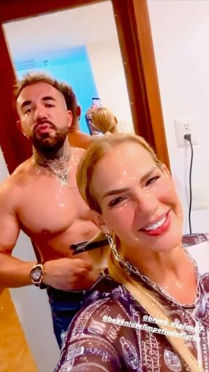 Niurka Marcos Instagram - Mi Novio no es de este Universo🪐☄️🌖✨🚀❤️ @niurka.oficial
