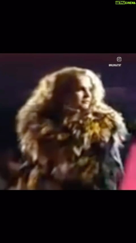 Niurka Marcos - 24.9K Likes - 🌹🌹🌹 gracias a mis BEBEniu por estos bellos recuerdos🌹🌹🌹